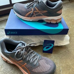 Asics Gel Kayano Women’s Size 11